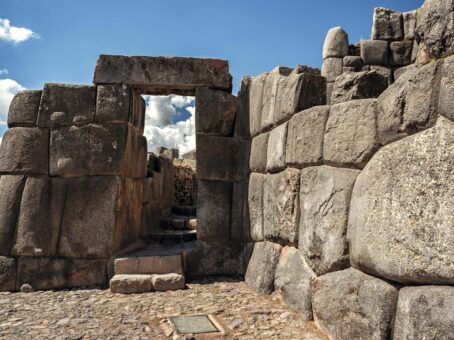 Saqsayhuaman: Fortress, Temple, and Energy Field